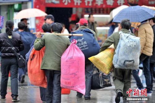 聚焦春節(jié)“恐歸族”：近鄉(xiāng)情怯，恐懼何來？(圖)